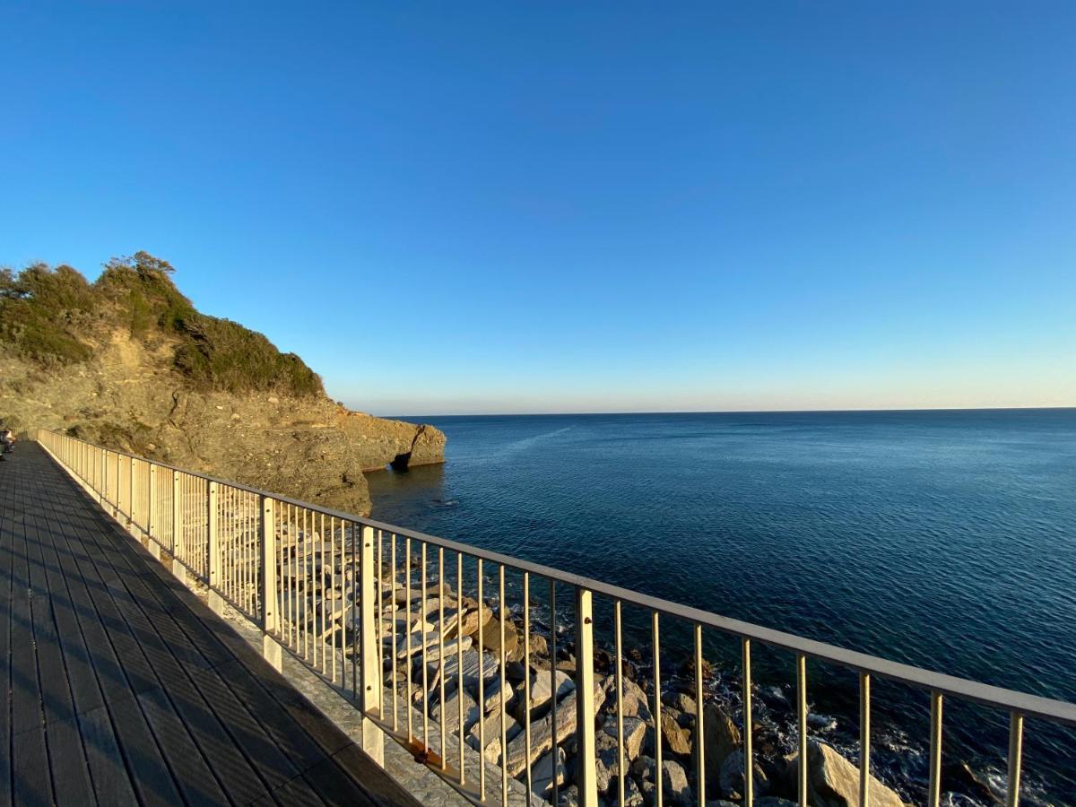 Апартаменты Il Mare In Piazza Альбисола-Супериоре Экстерьер фото